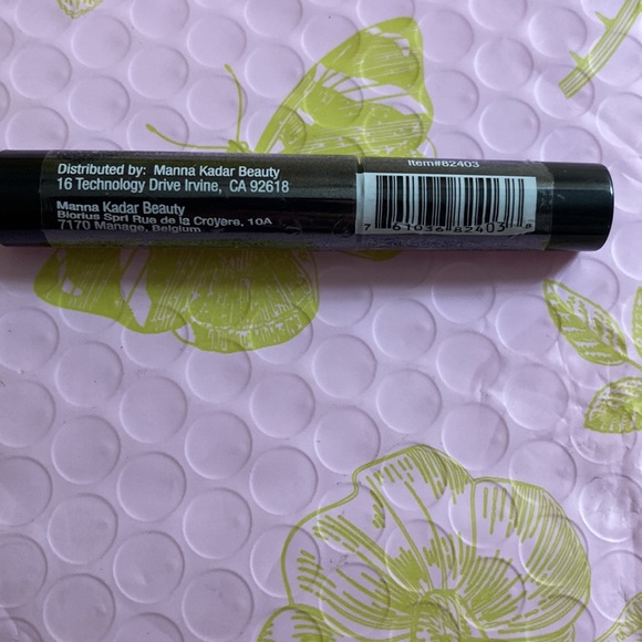 Manna Kadar lash extending primer - Picture 2 of 2